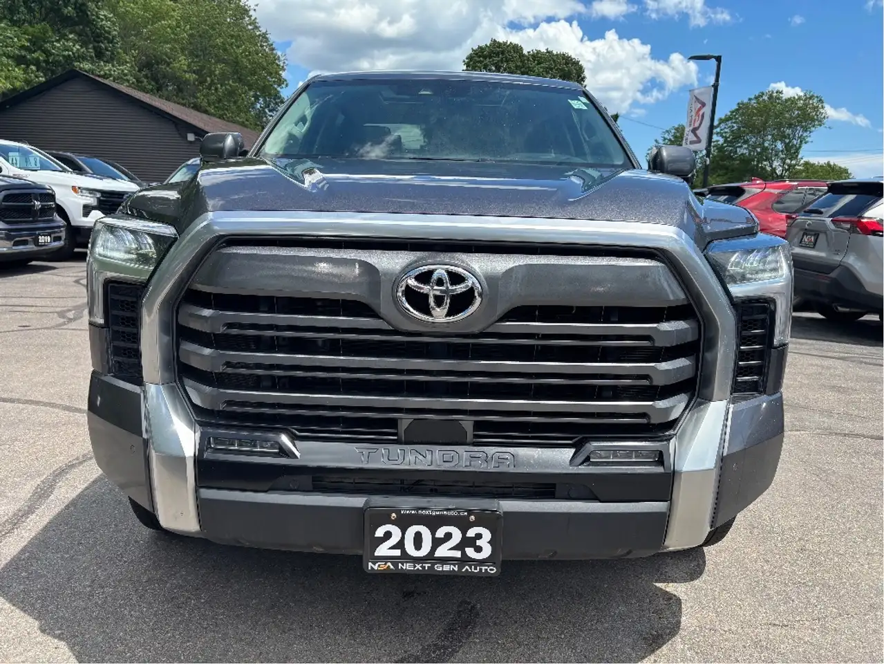 Toyota Tundra снимка Toyota Tundra