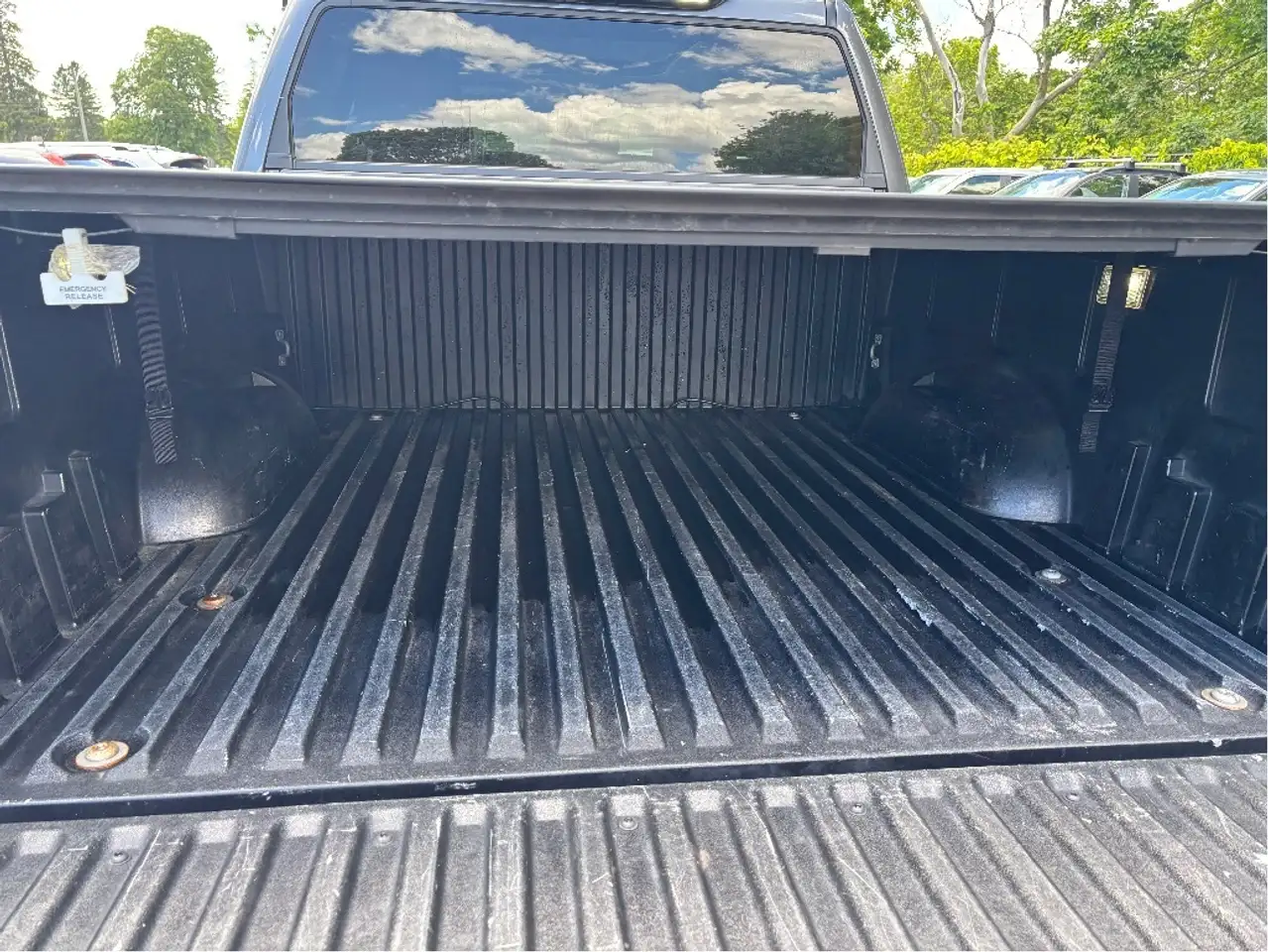 Toyota Tundra снимка Toyota Tundra
