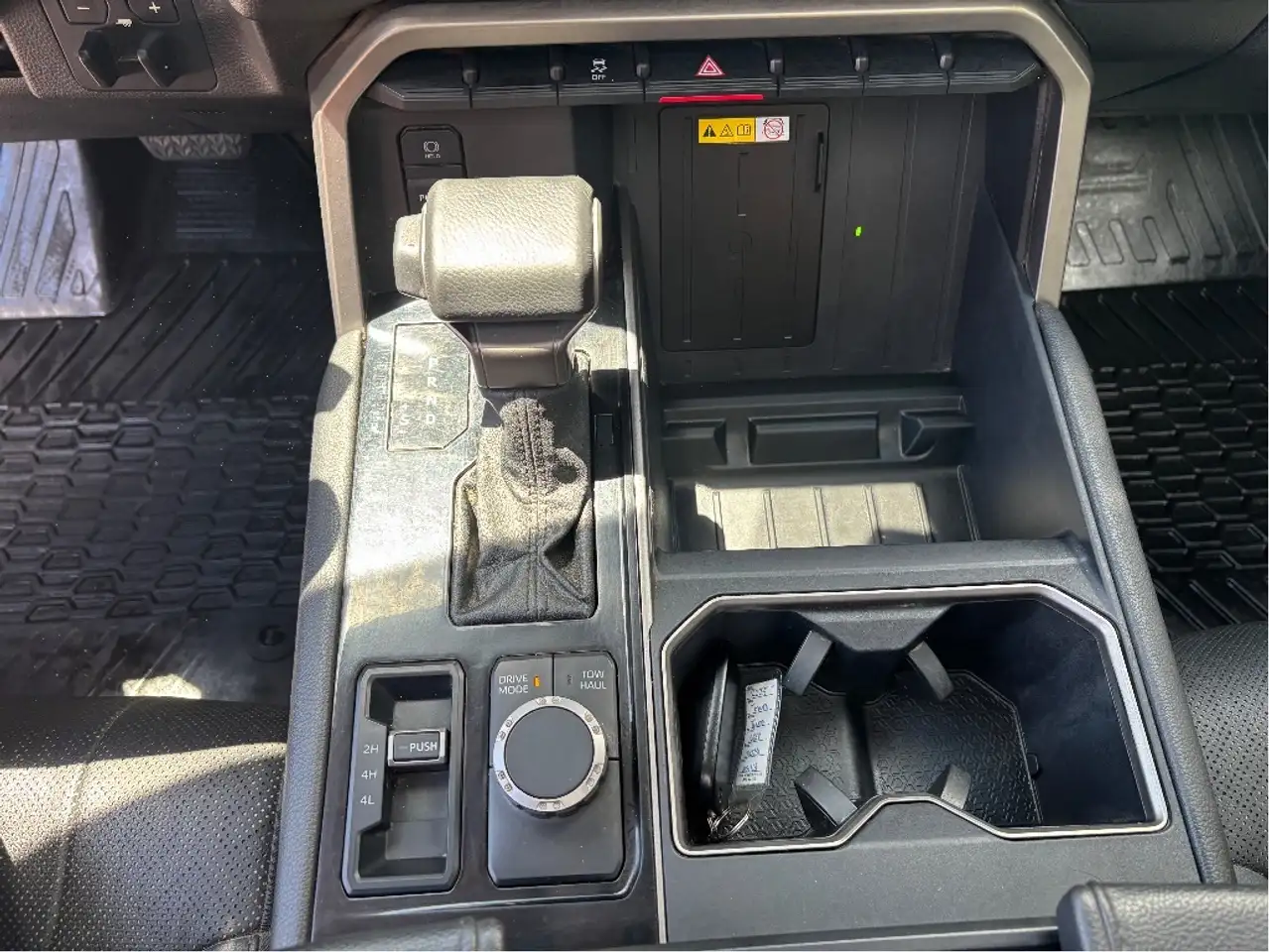 Toyota Tundra снимка Toyota Tundra