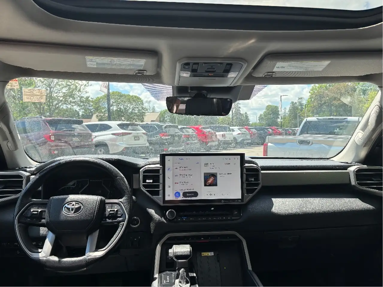 Toyota Tundra снимка Toyota Tundra