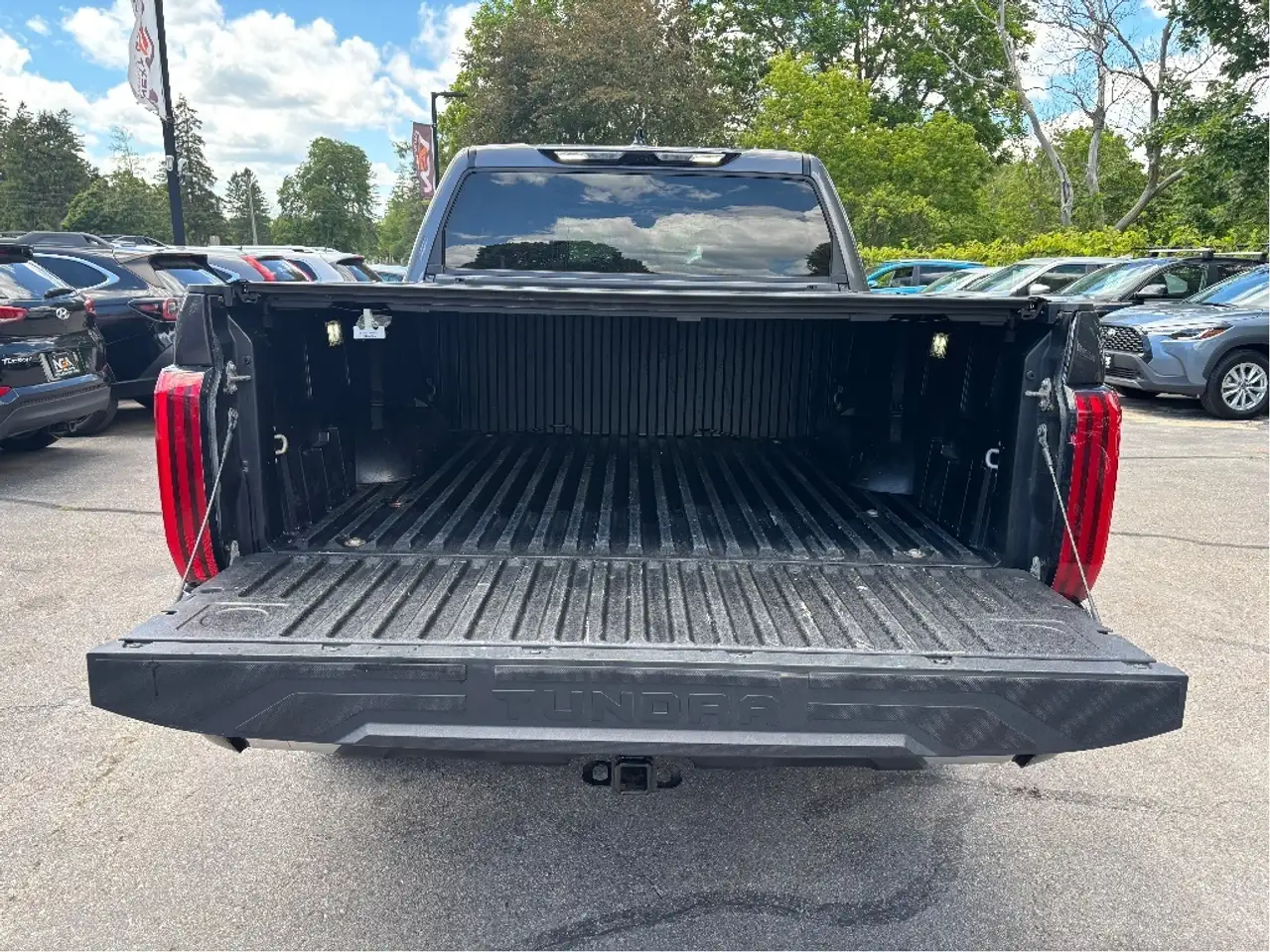 Toyota Tundra снимка Toyota Tundra