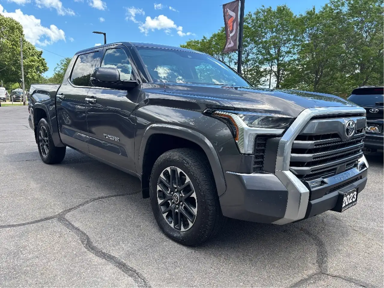 Toyota Tundra снимка Toyota Tundra