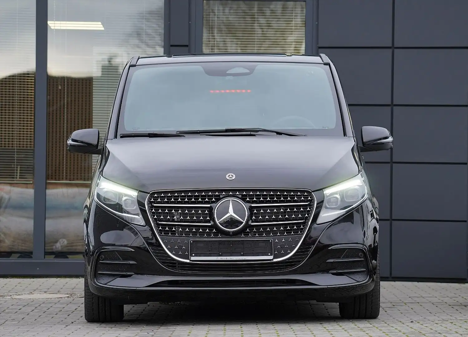 Mercedes-Benz V 220 d AMG Line extralang Night Pak. Multi Beam Black - 2