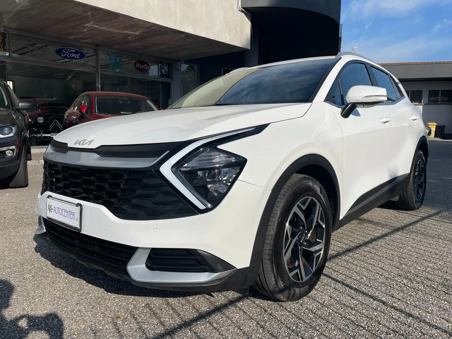 Kia Sportage Sportage V 2022 1.6 crdi mhev Business dct Blanc - 1