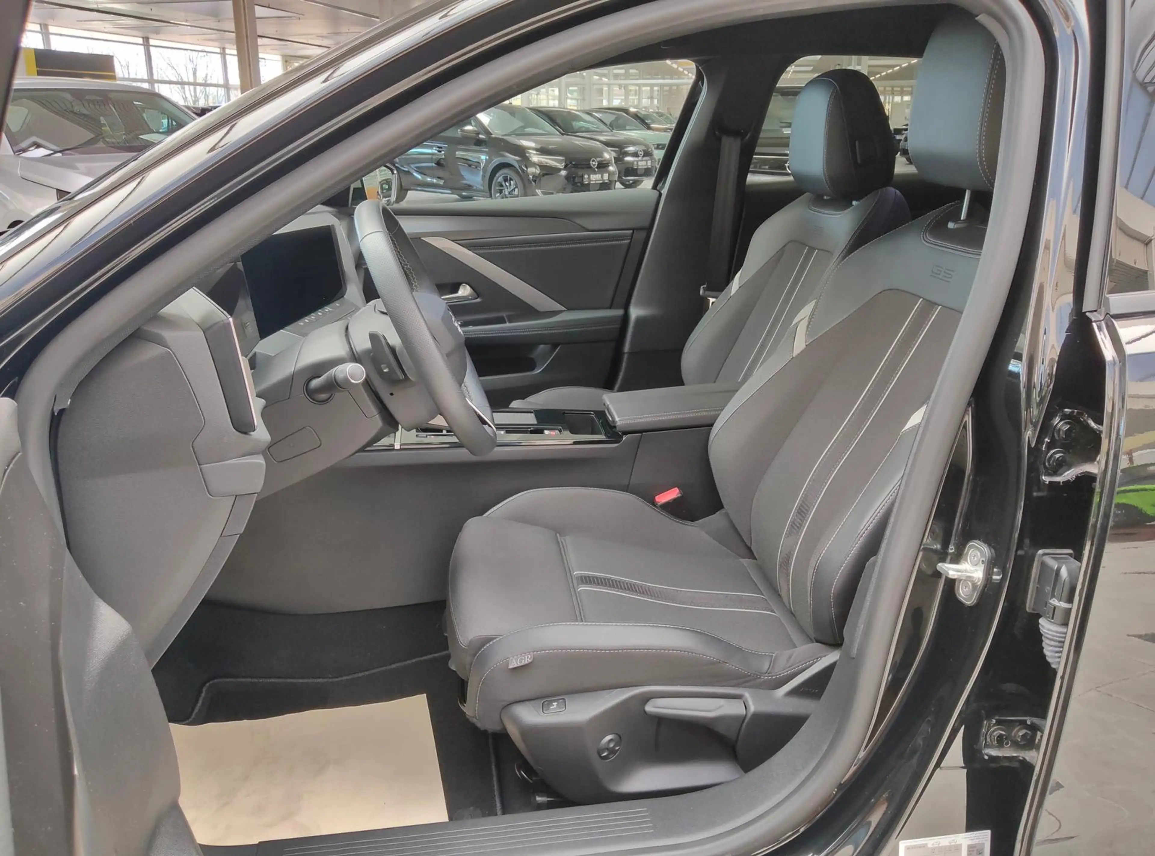 Opel Astra L Sports Tourer GS — photo 13