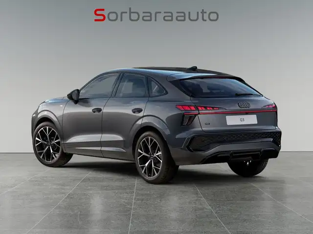 Audi Q3 view 3