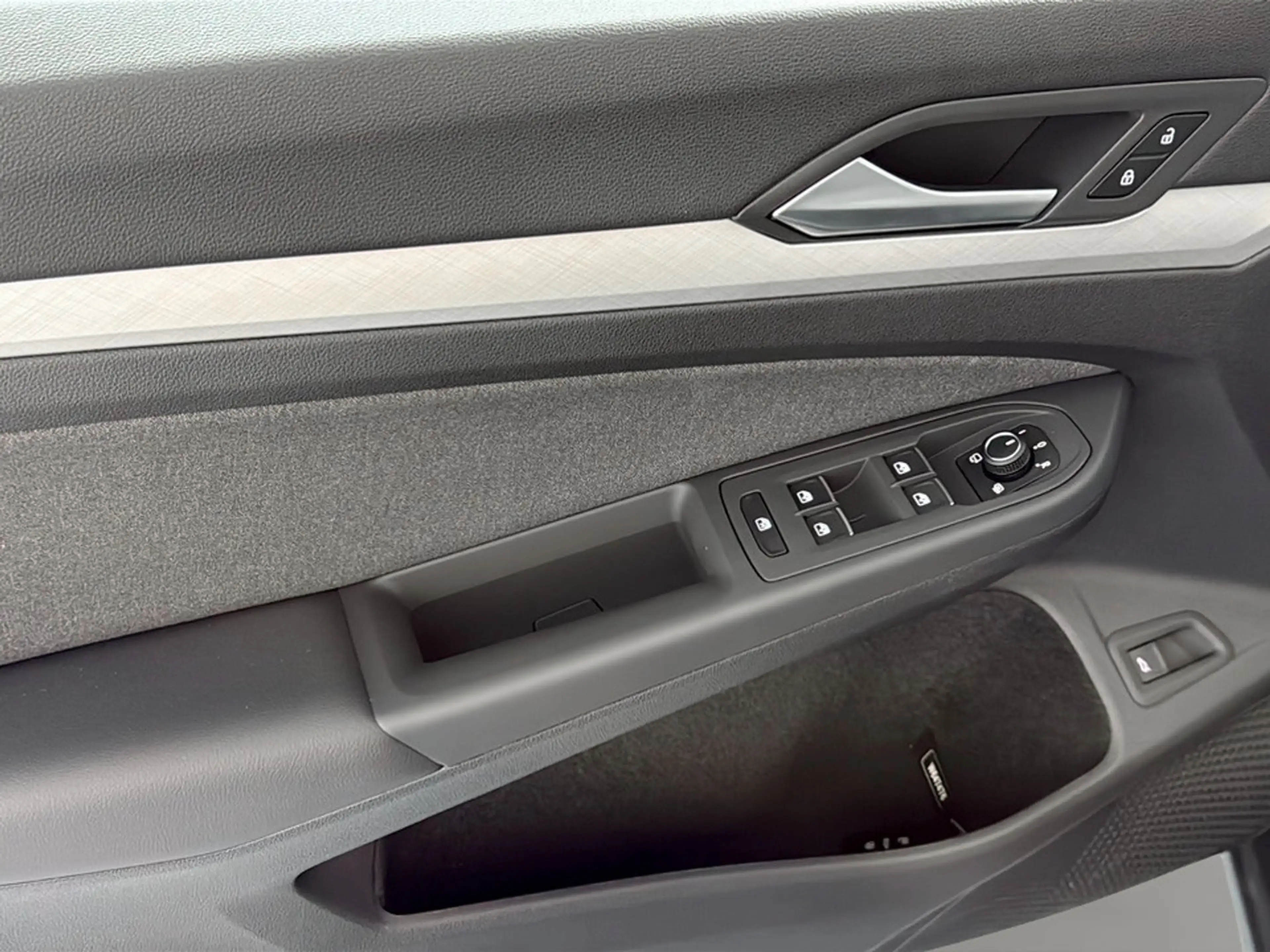 Volkswagen Golf Variant Business TSI — photo 14