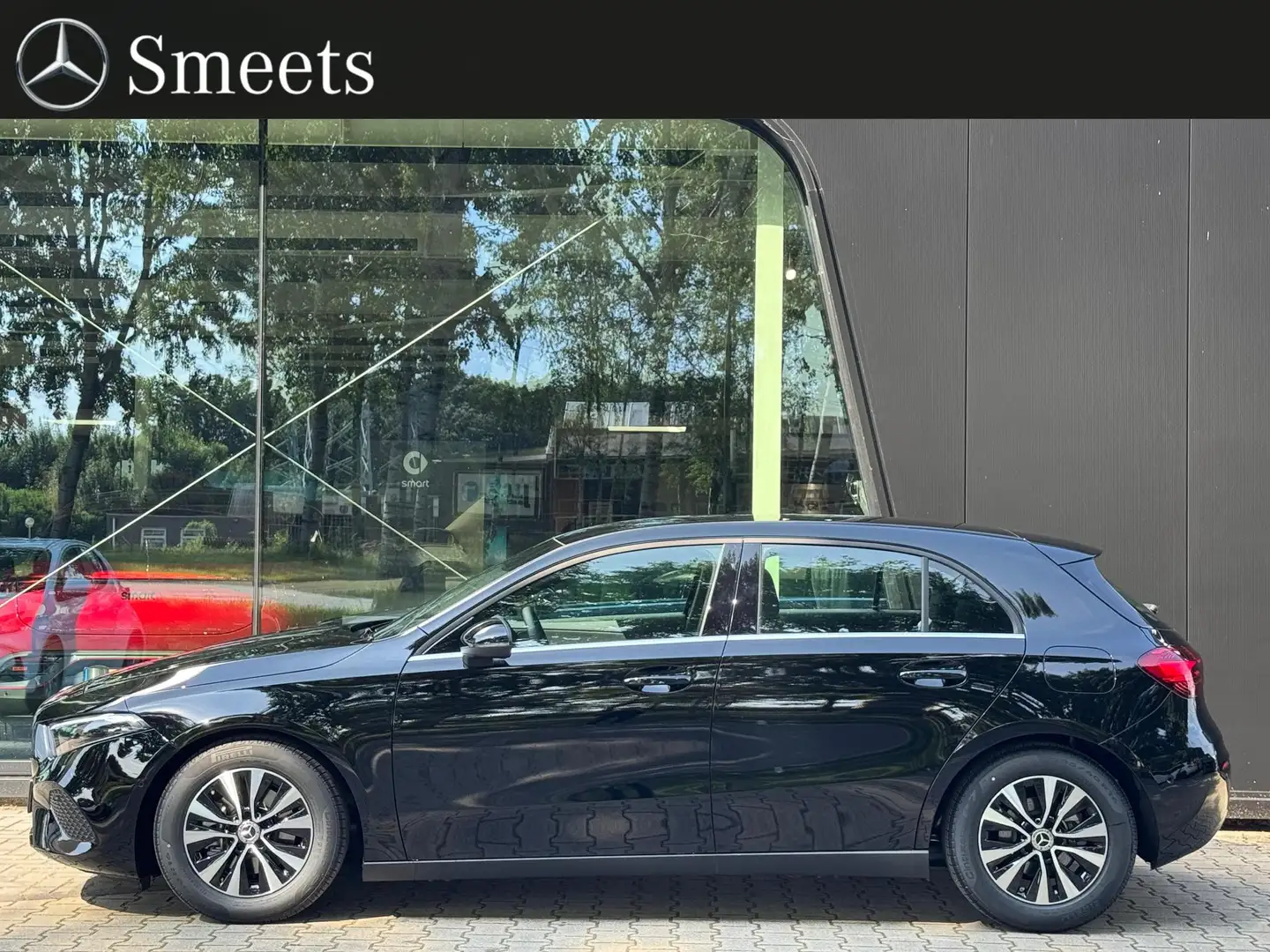 Mercedes-Benz A 180 Star Edition Zwart - 1