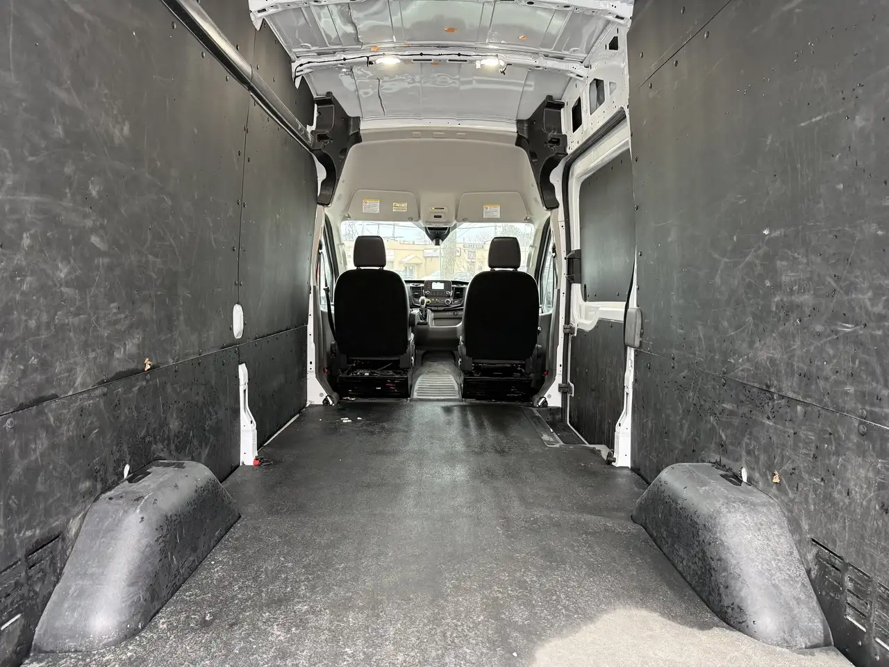 Ford Transit Cargo Van снимка Ford Transit Cargo Van