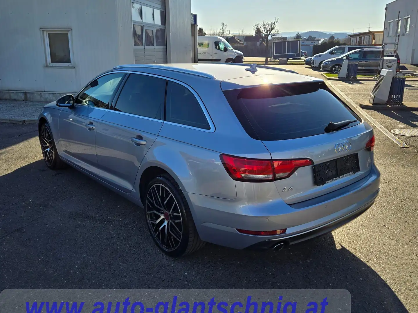 Audi A4 2.0 TDI Sport S-tronic * 19" Alufelgen * Gris - 2