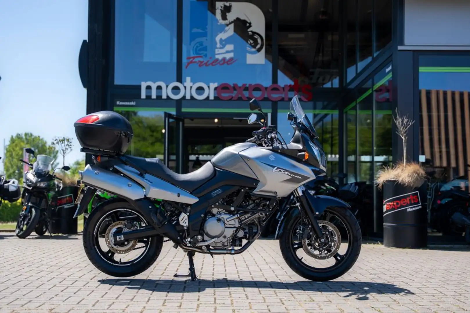 Suzuki DL650 - 1