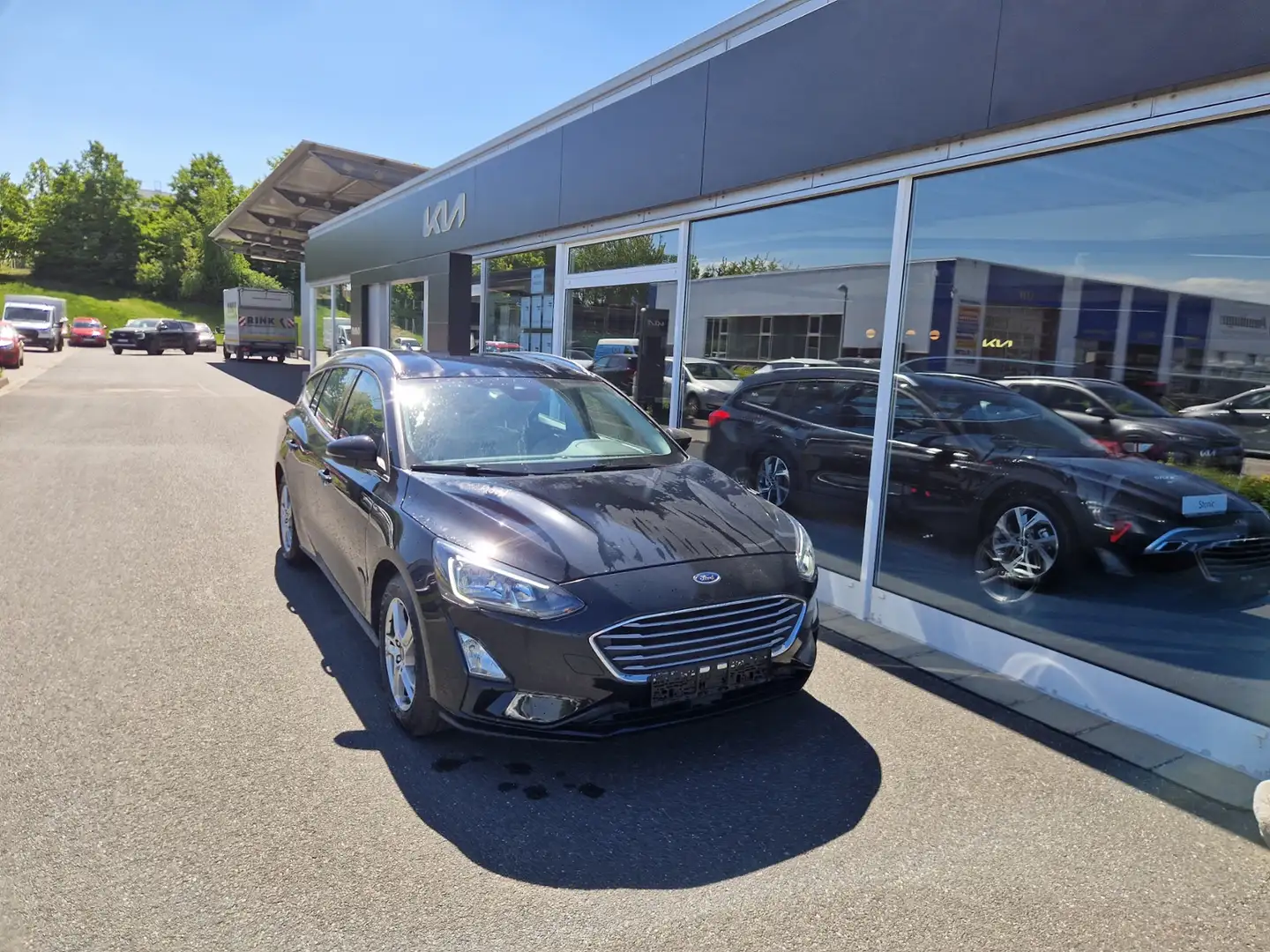 Ford Focus Turnier 1,5 EcoBlue Cool & Connect LED Navi SHZ Negro - 2