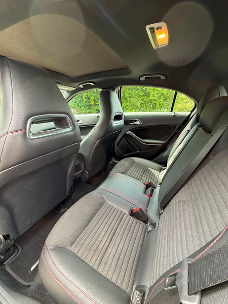 Mercedes-Benz A 200 AMG Line  BlueEfficiency — photo 13