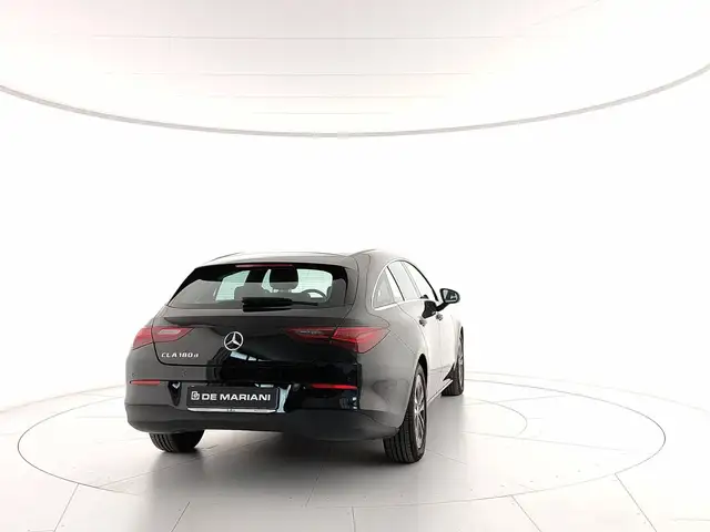 Mercedes-Benz Cla view 4