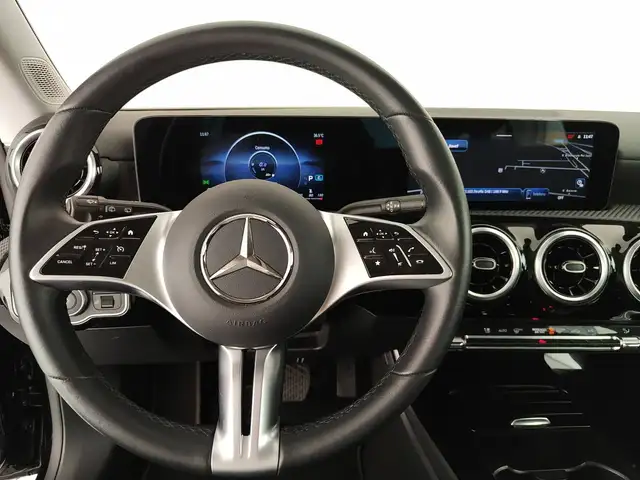 Mercedes-Benz Cla view 13