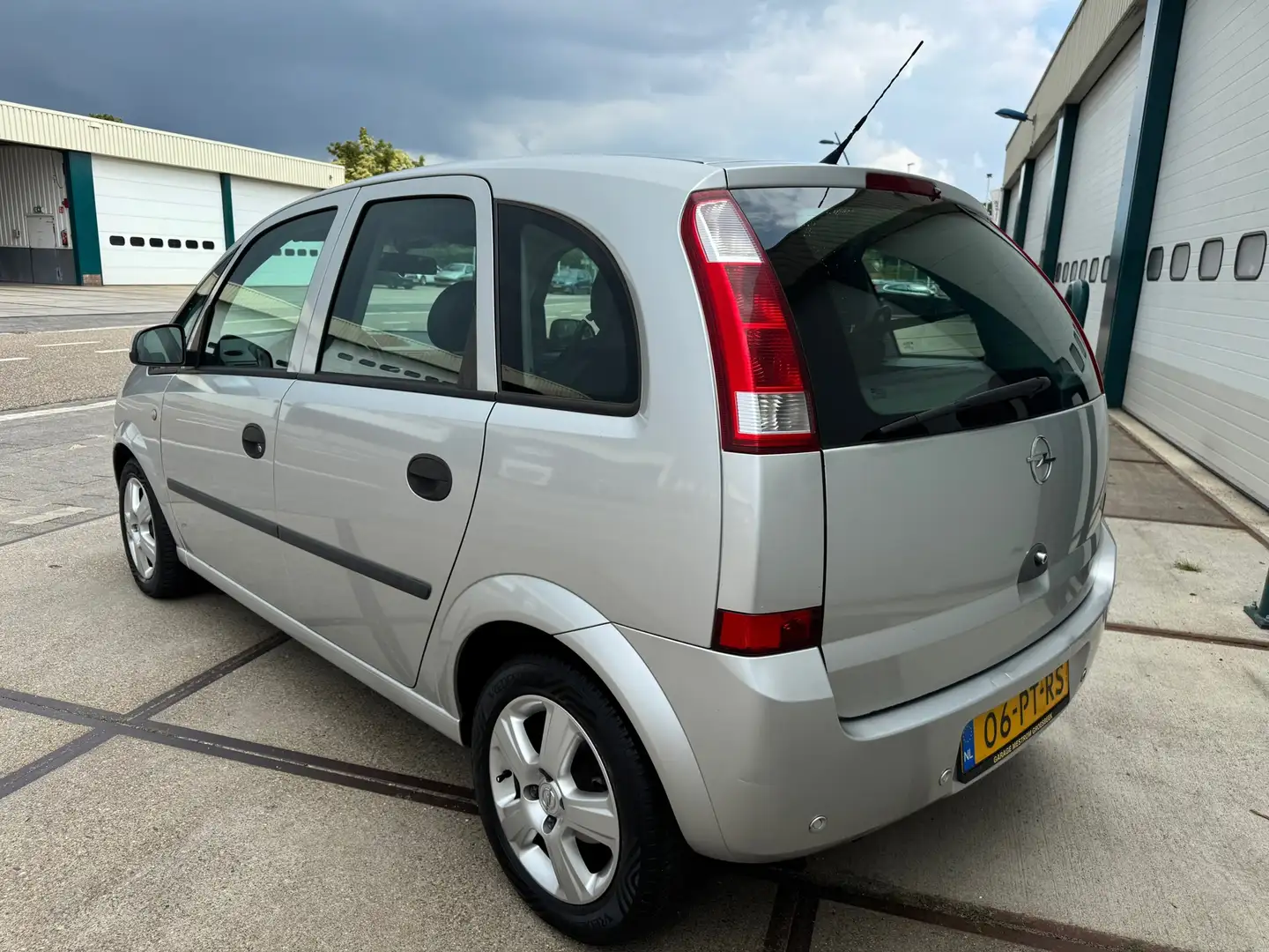 Opel Meriva 1.4-16V Maxx Cool Airco! Nieuwe APK ! Grijs - 2