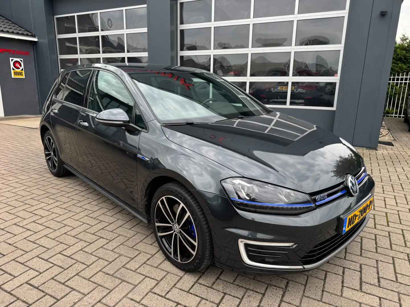 Volkswagen Golf GTE 1.4 TSI Connected Series Gris - 2