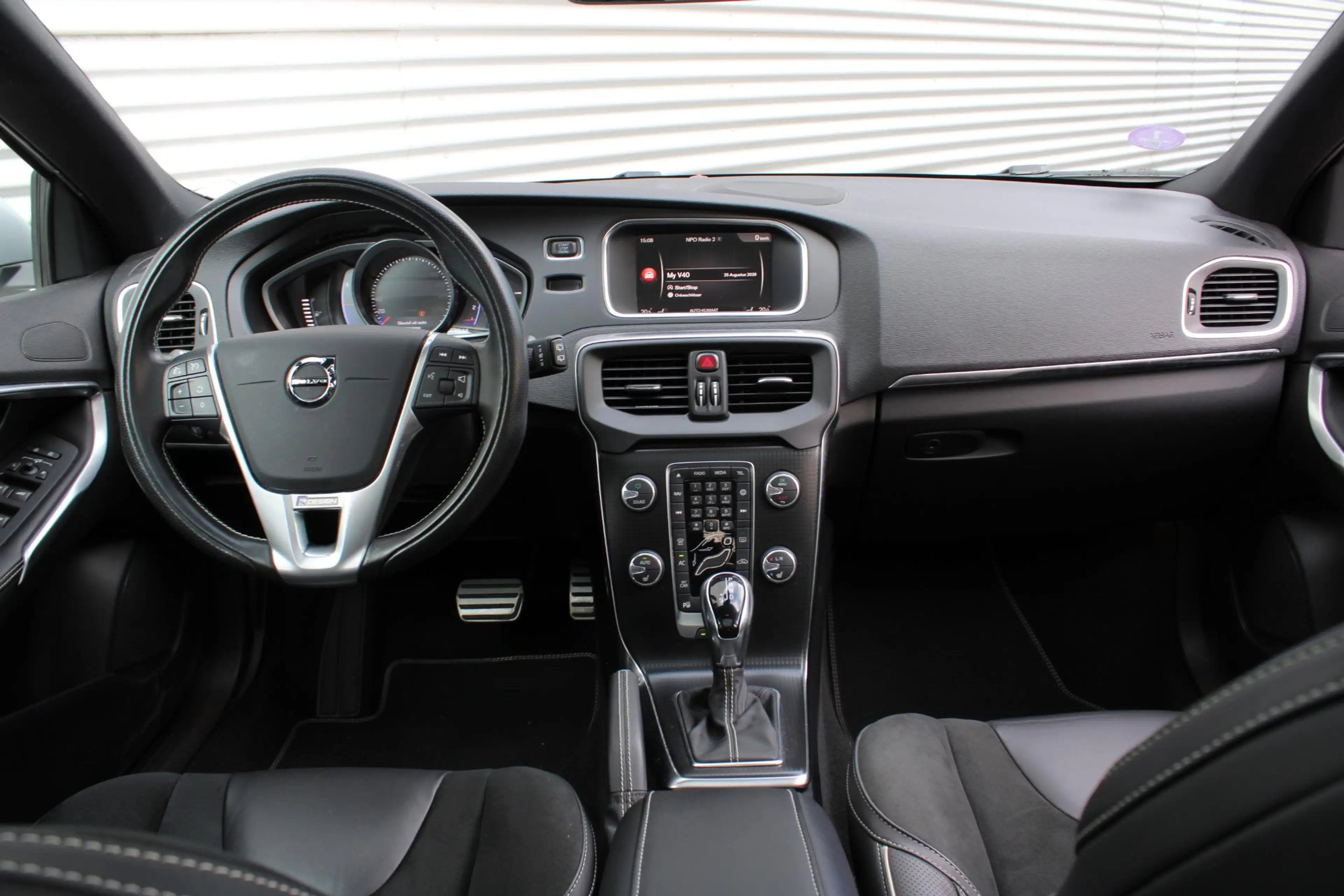 Volvo V40 1.5 T3 Polar+ Sport | Panoramadak | Verwarmbare vo — photo 4