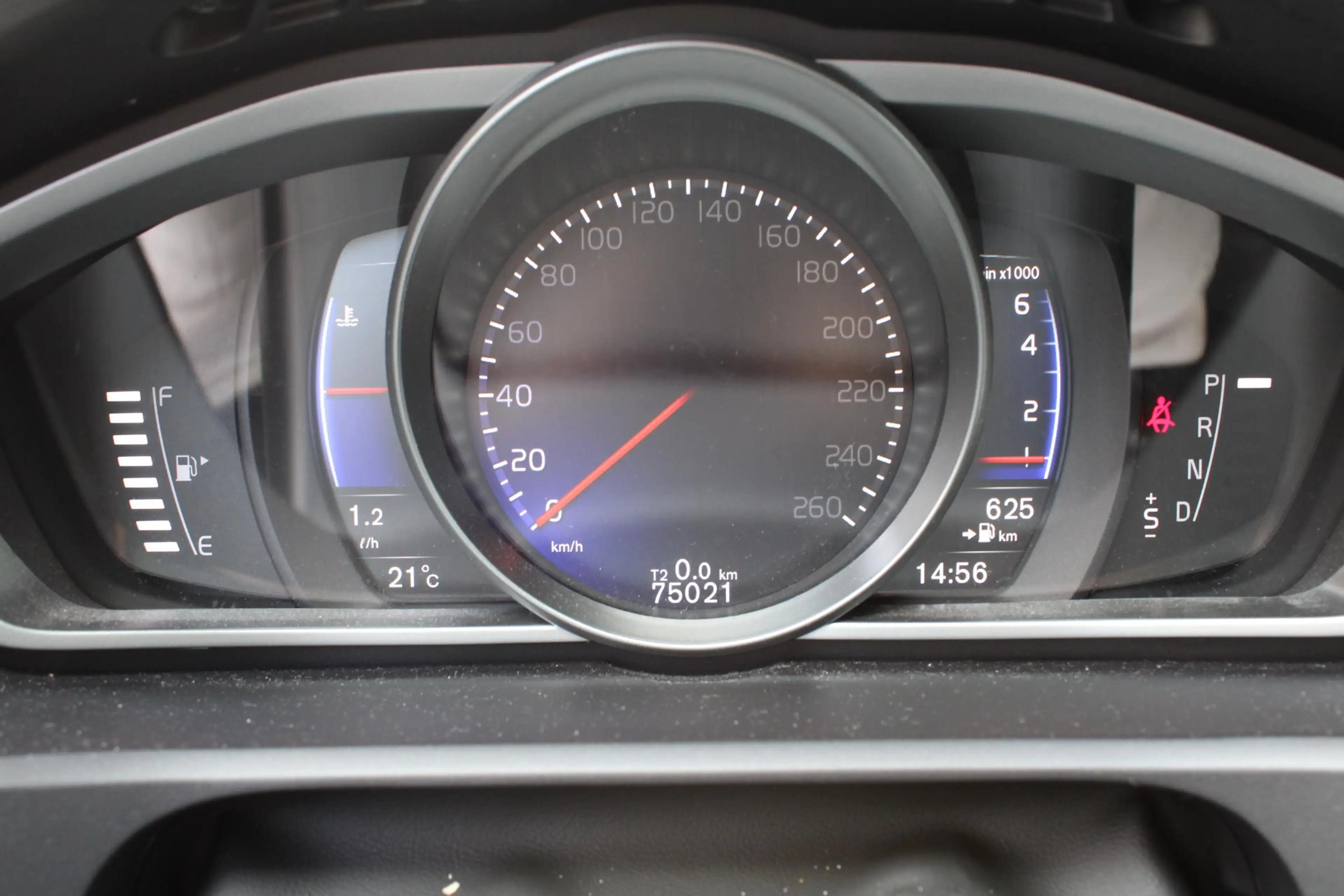Volvo V40 1.5 T3 Polar+ Sport | Panoramadak | Verwarmbare vo — photo 5