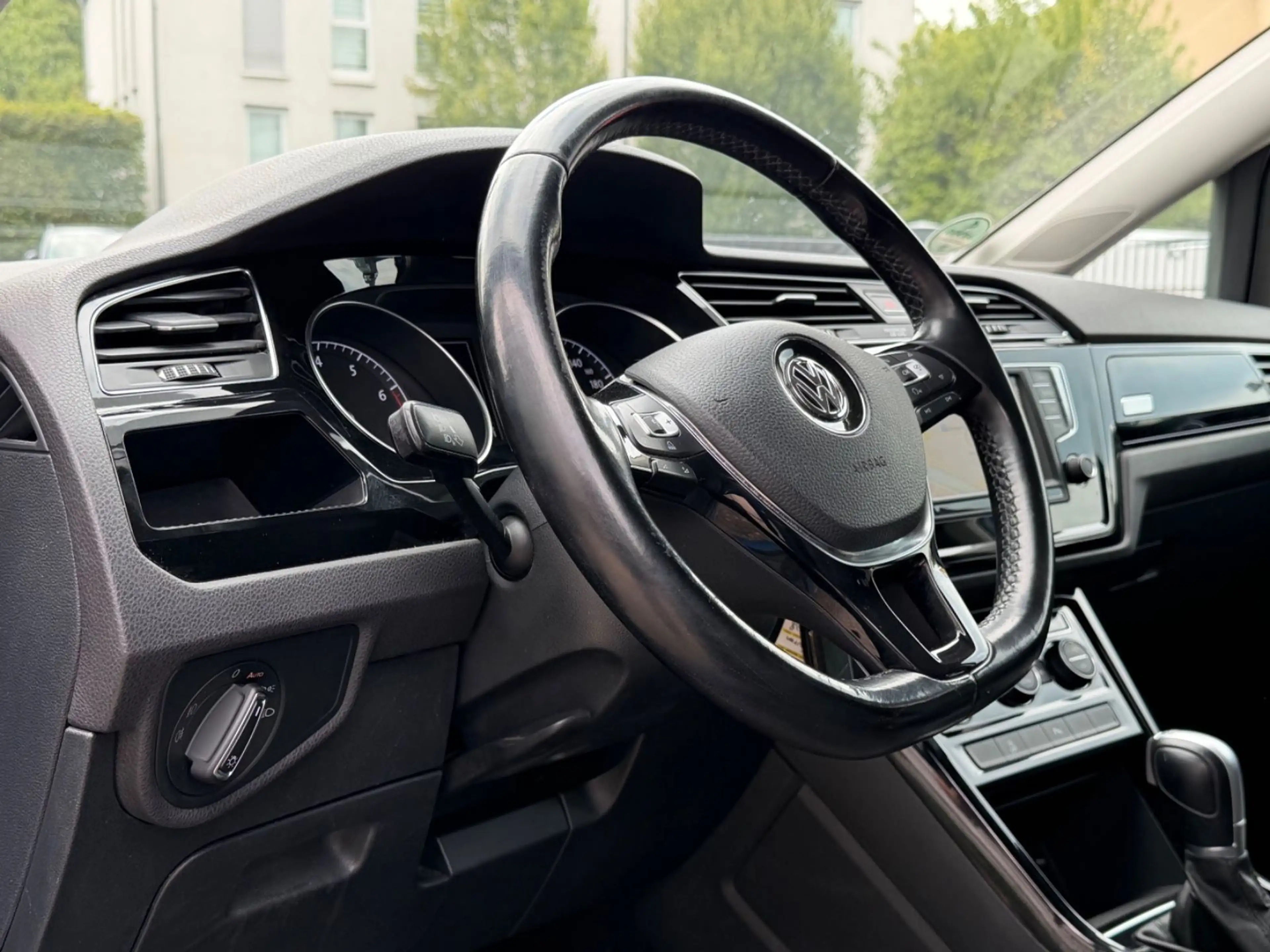Volkswagen Touran Highline BMT/Start-Stopp/DSG/1.HAND/7xSIT — photo 11