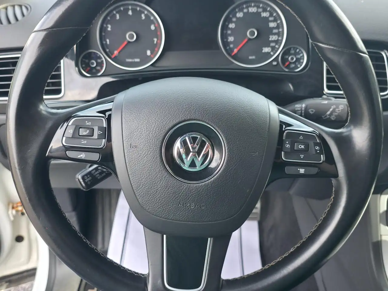 Volkswagen Touareg снимка Volkswagen Touareg