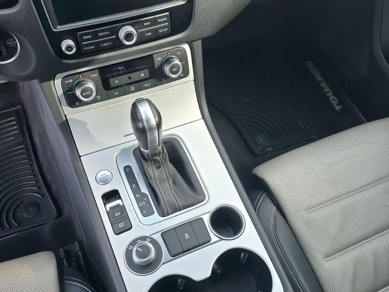 Volkswagen Touareg снимка Volkswagen Touareg