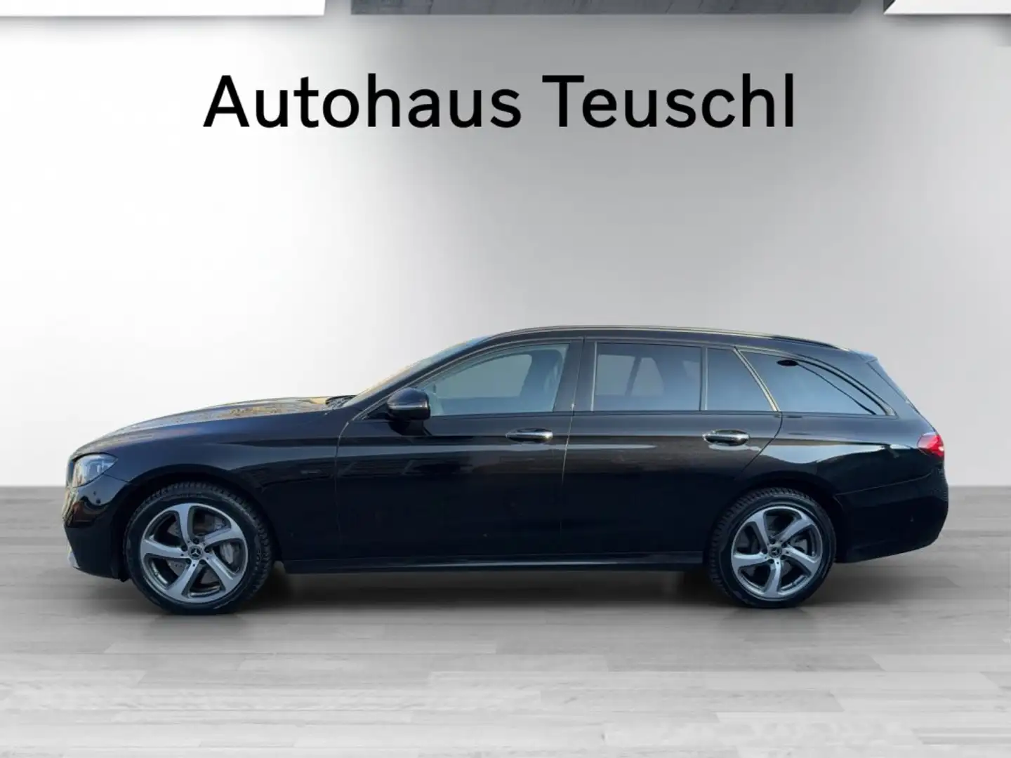 Mercedes-Benz E 300 de 4MATIC Schwarz - 2