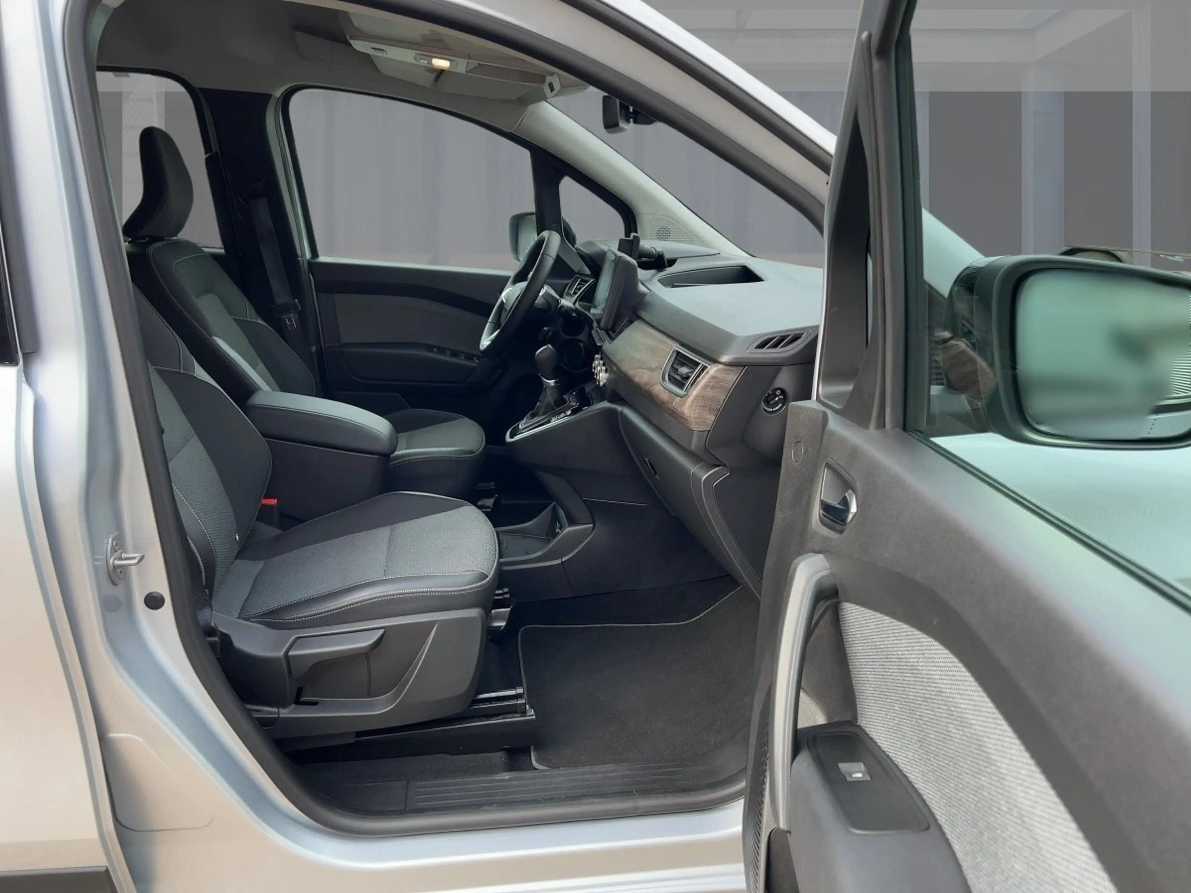 Renault Kangoo 1.3 TCe 130 Grand Techno 7. Sitzplätze — photo 8
