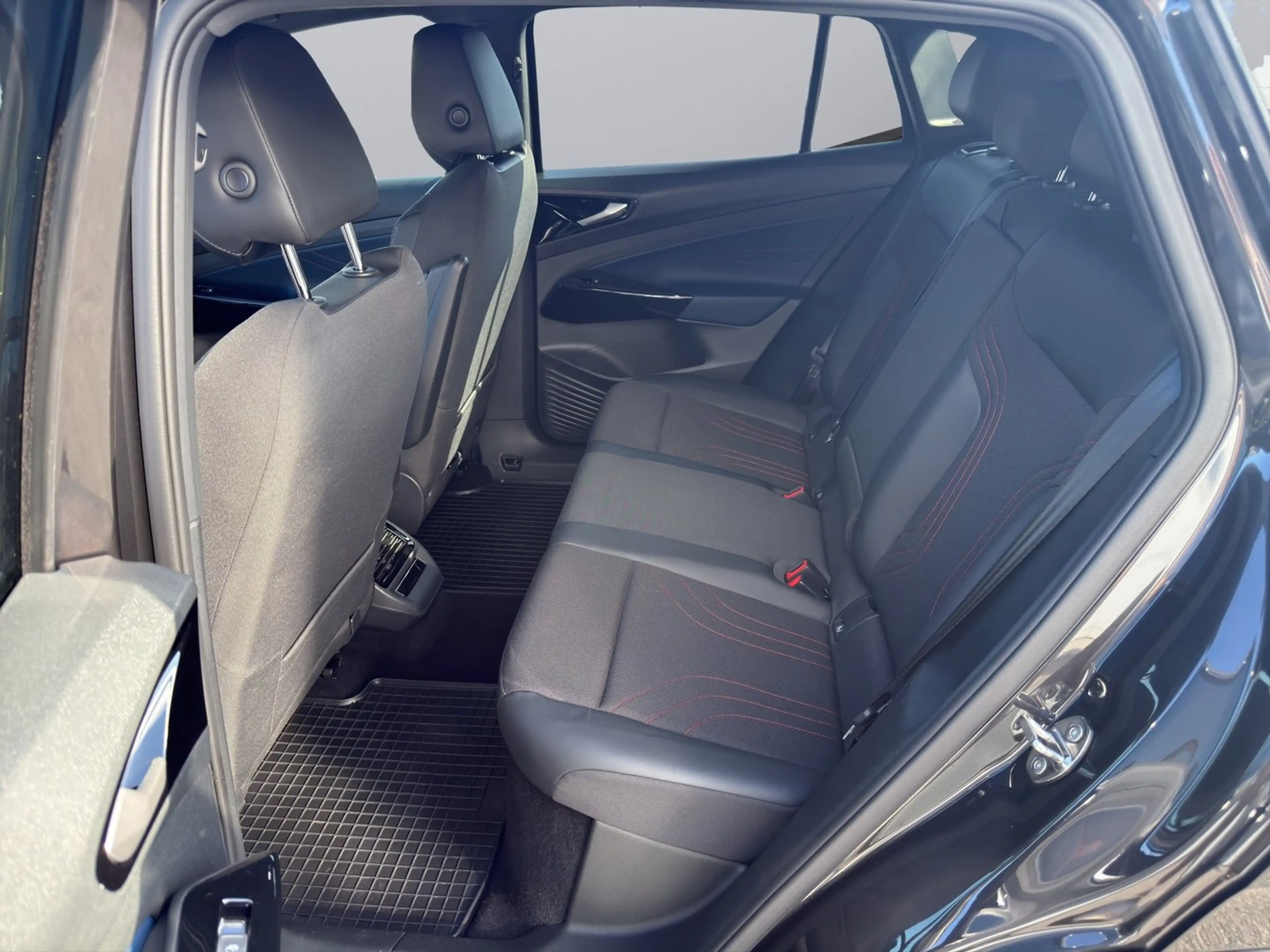 Volkswagen ID.4 GTX 4MOTION 220 kW — photo 10