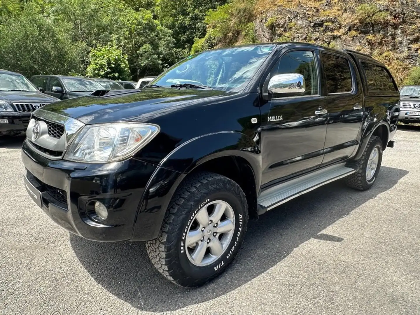 Toyota Hilux 3.0D-4D Doble Cabina VXL Aut. Negro - 2