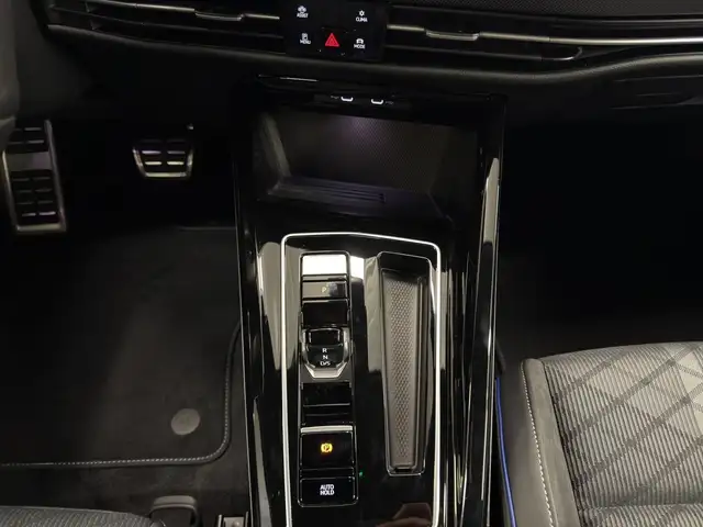 Volkswagen Golf view 12