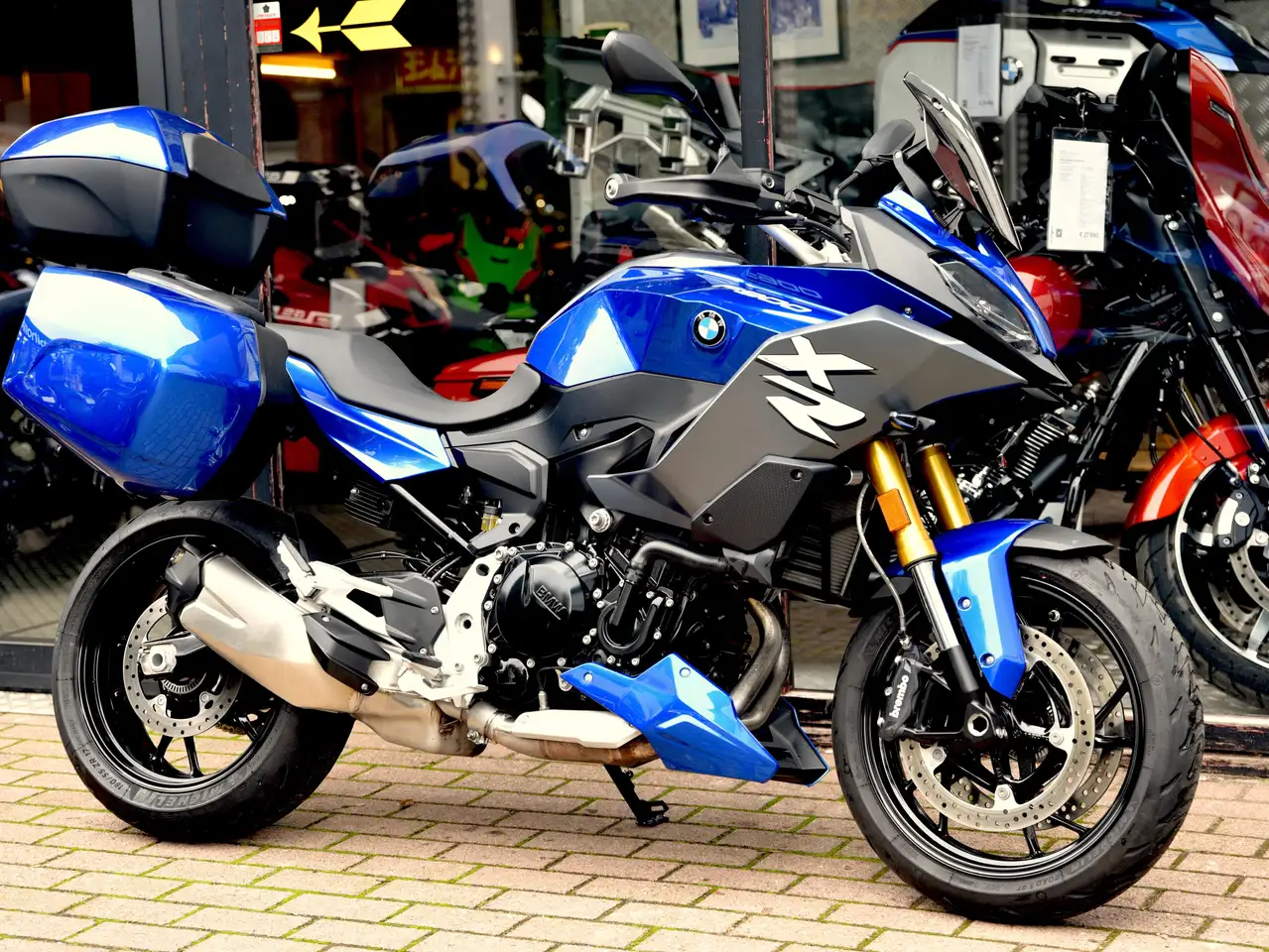 BMW F 900 XR