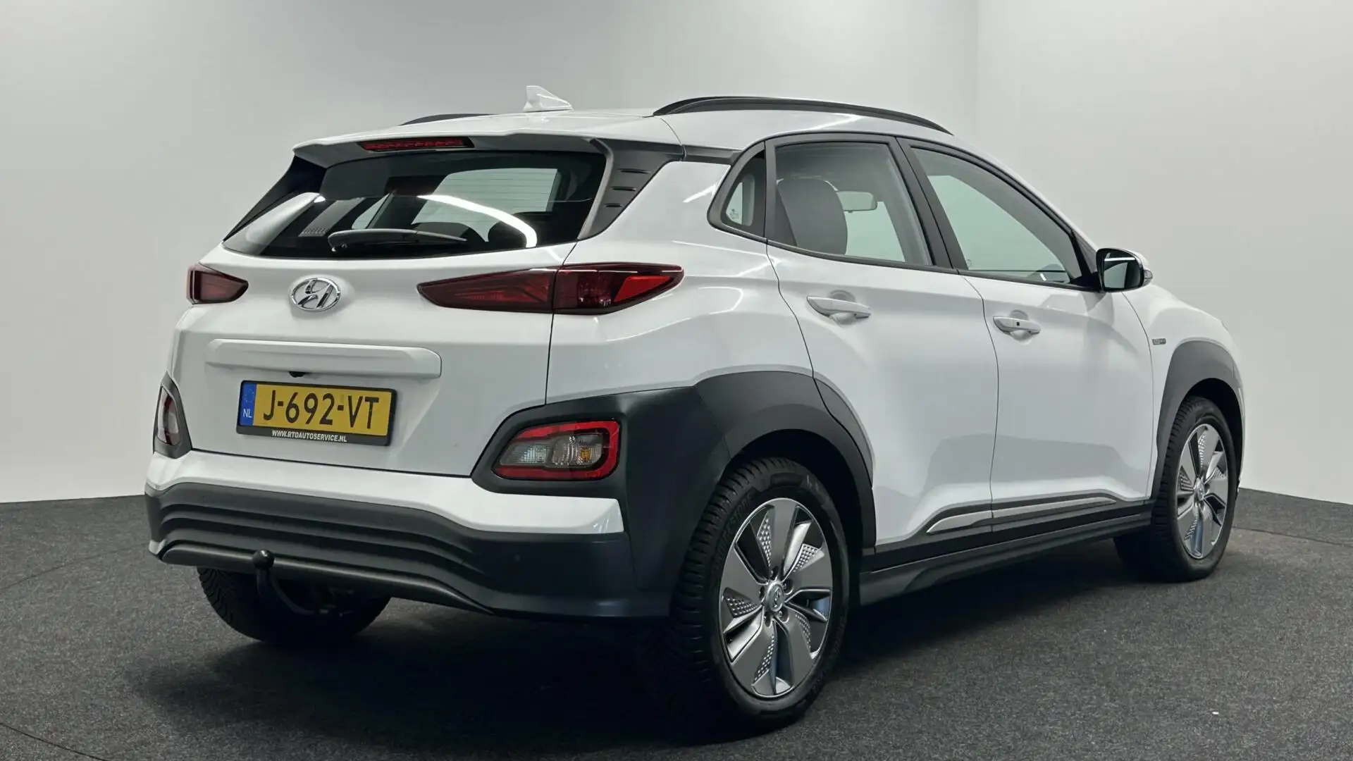 Hyundai KONA EV Comfort 64 kWh 3 Fase Warmtepomp 100% SOH TREKH Weiß - 2