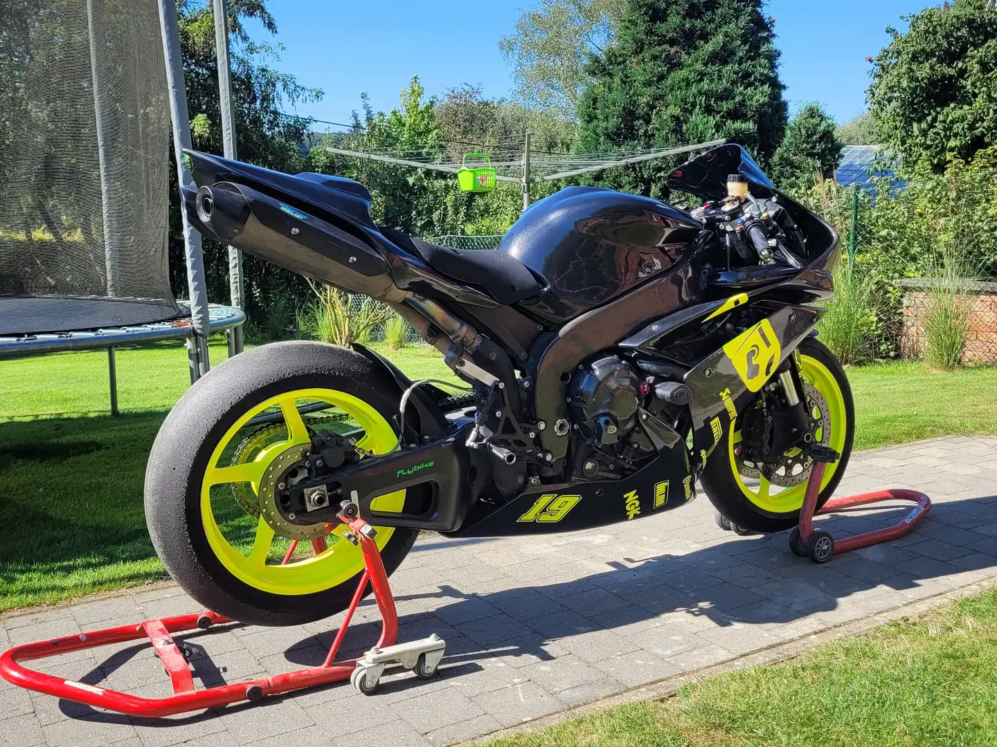 Yamaha YZF-R1 Negro - 2