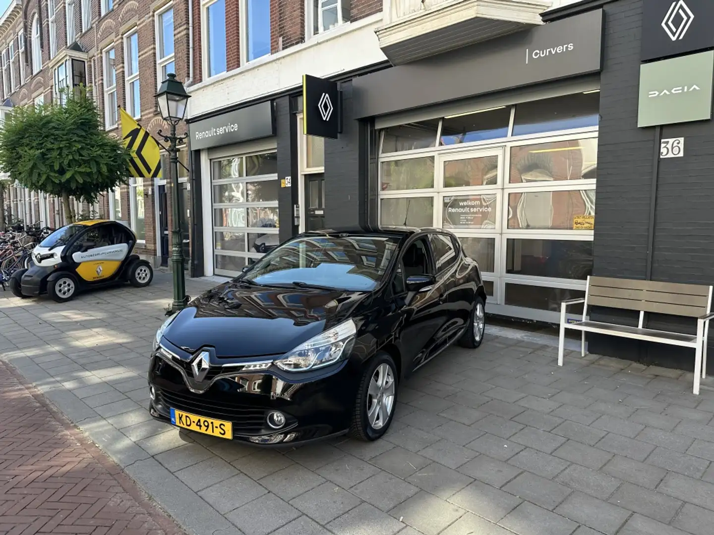 Renault Clio 0.9 TCe Eco2 Expr. Zwart - 2