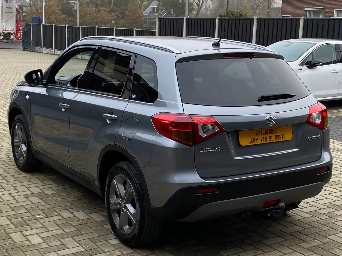 Suzuki Vitara 1.6 High Executive Allgrip NIEUWSTAAT LED XENON CR Grijs - 2