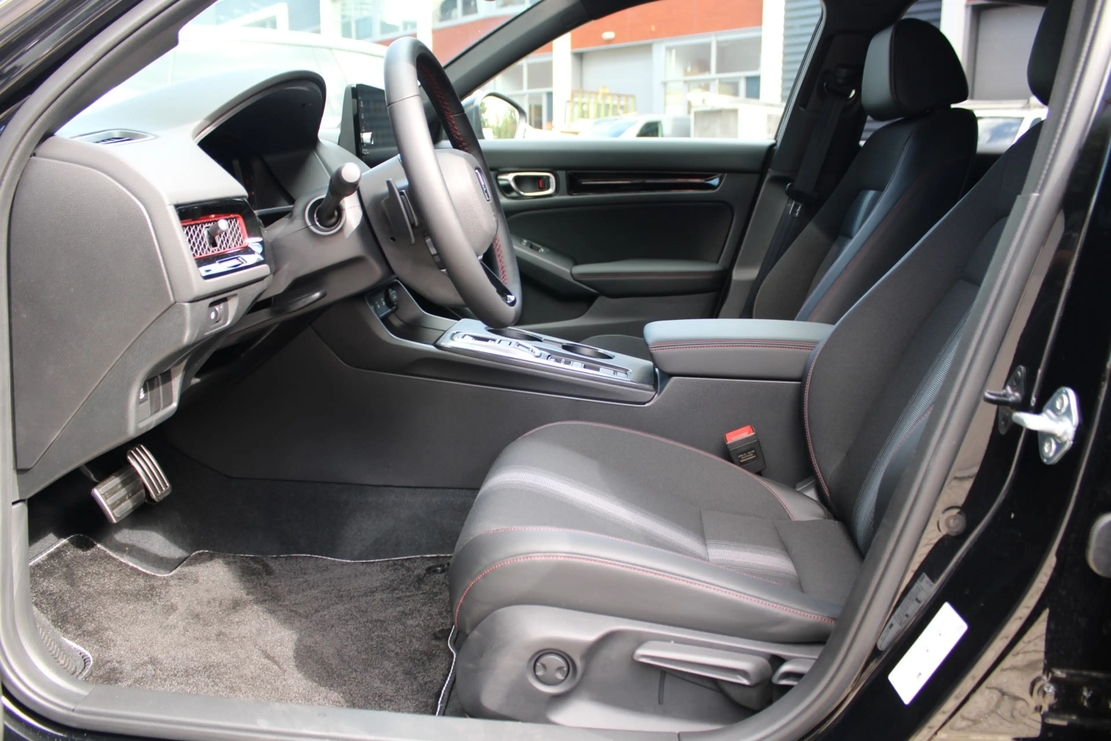 Honda Civic 2.0 HYBRID 184PK eCVT Sport — photo 4