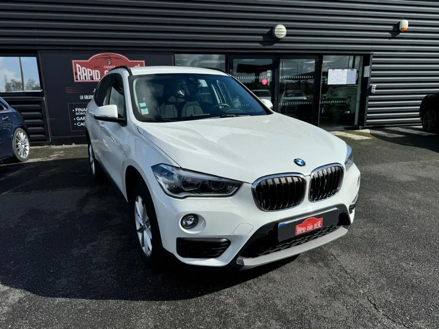 BMW X1 sDrive 18d - BVA Sport F48 xLine PHASE 1 Garantie 3 Mois Weiß - 1