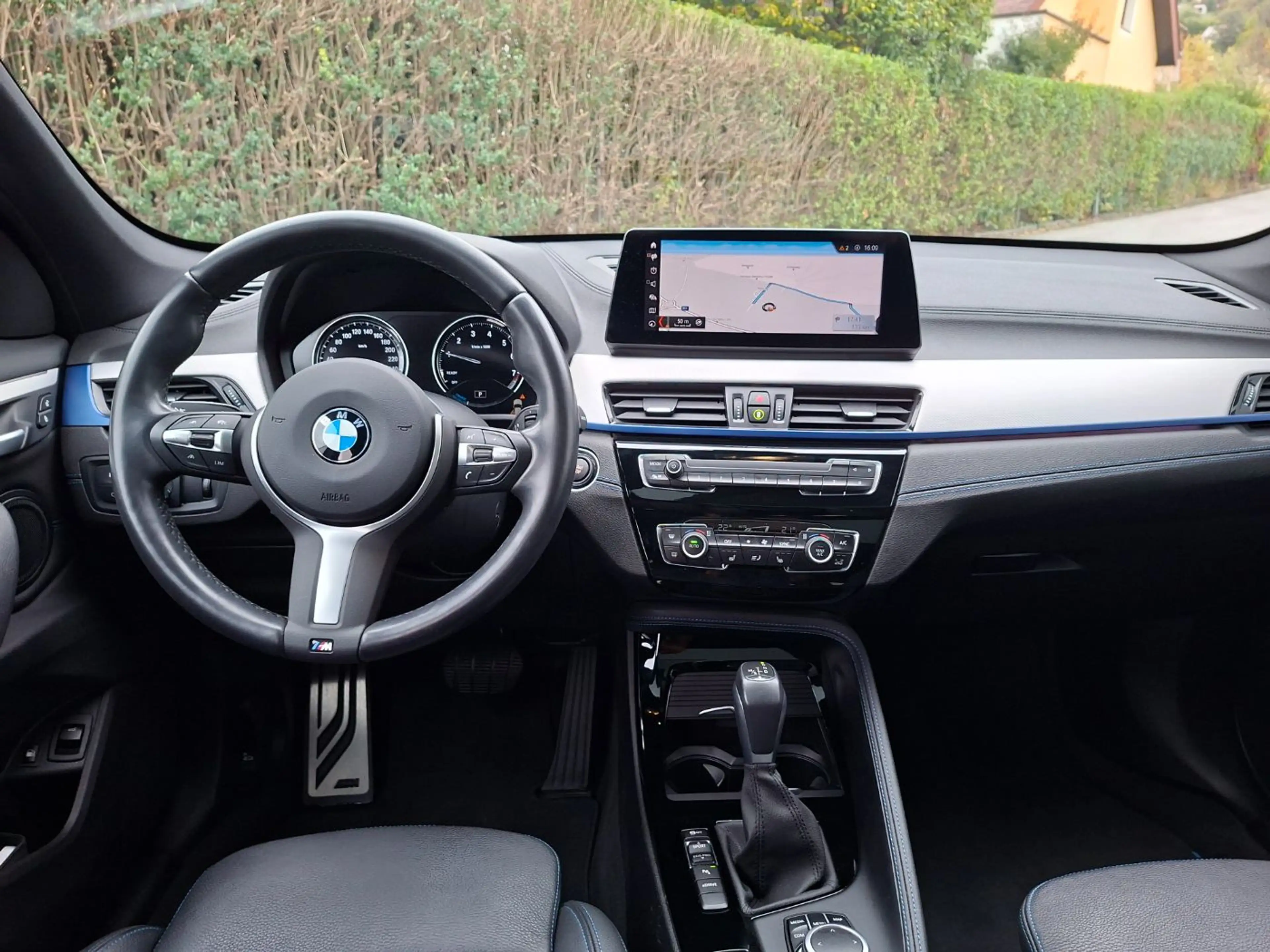 BMW X1 25e xDrive AUT Klima — photo 11