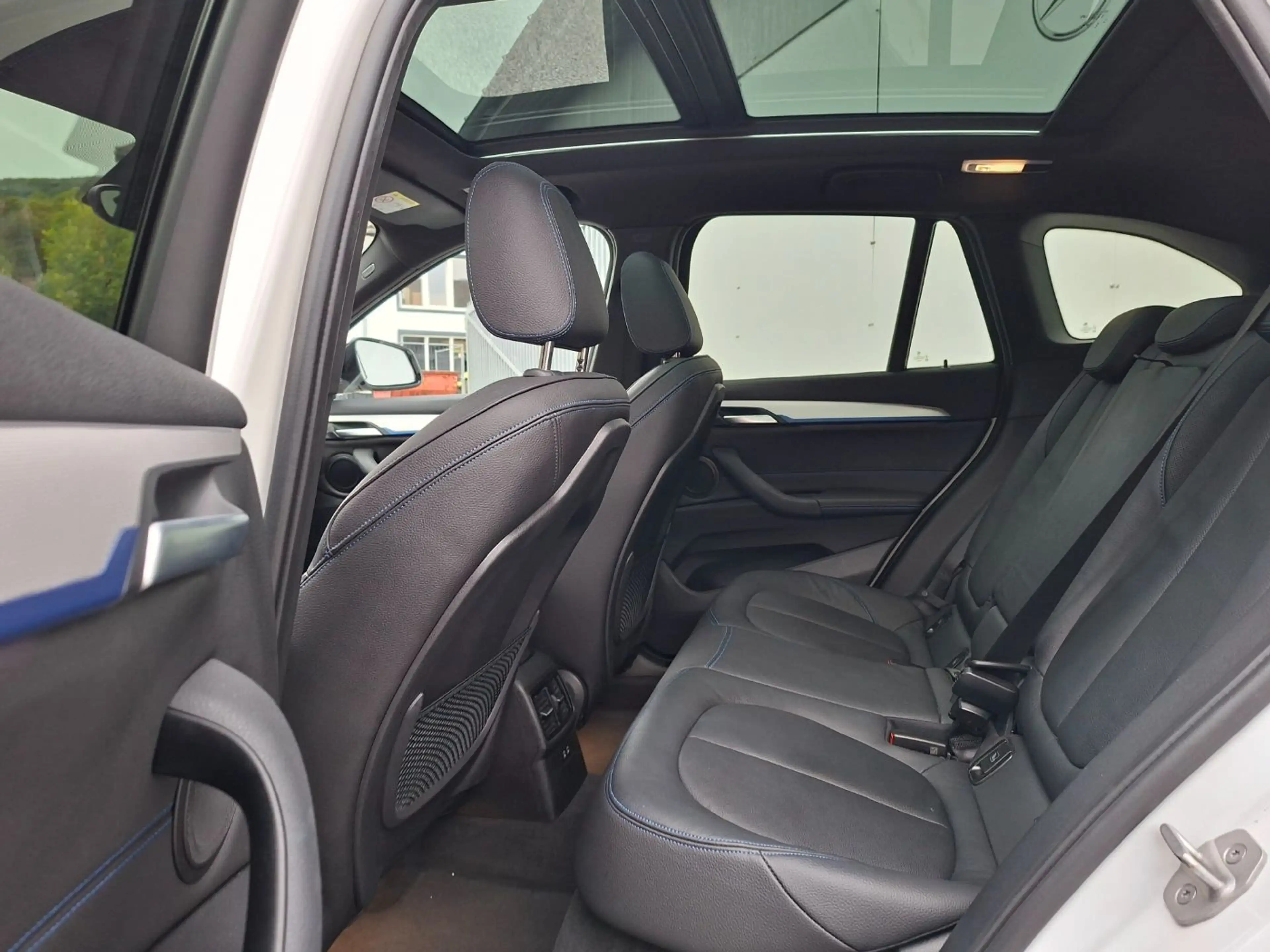 BMW X1 25e xDrive AUT Klima — photo 10