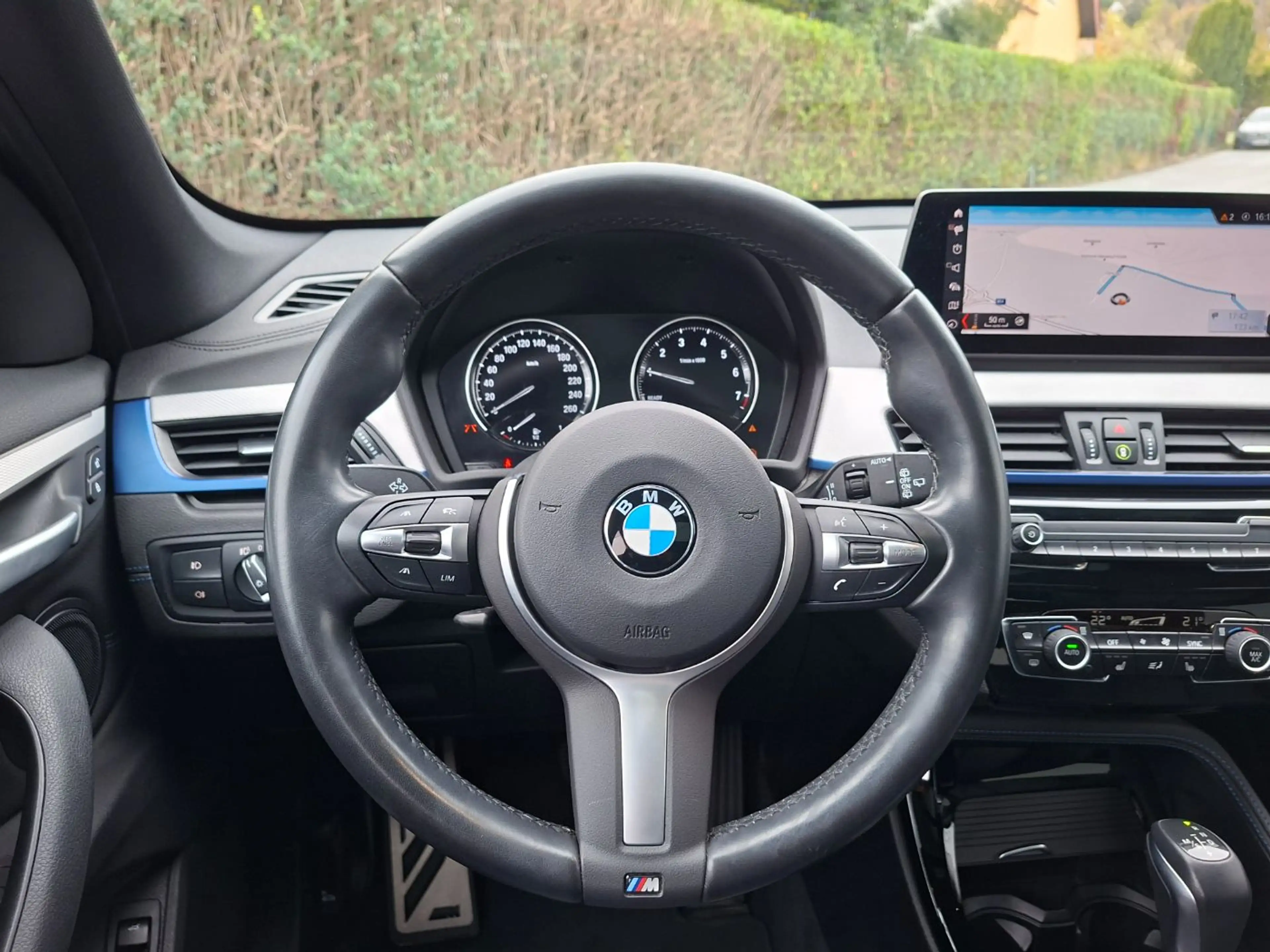 BMW X1 25e xDrive AUT Klima — photo 12