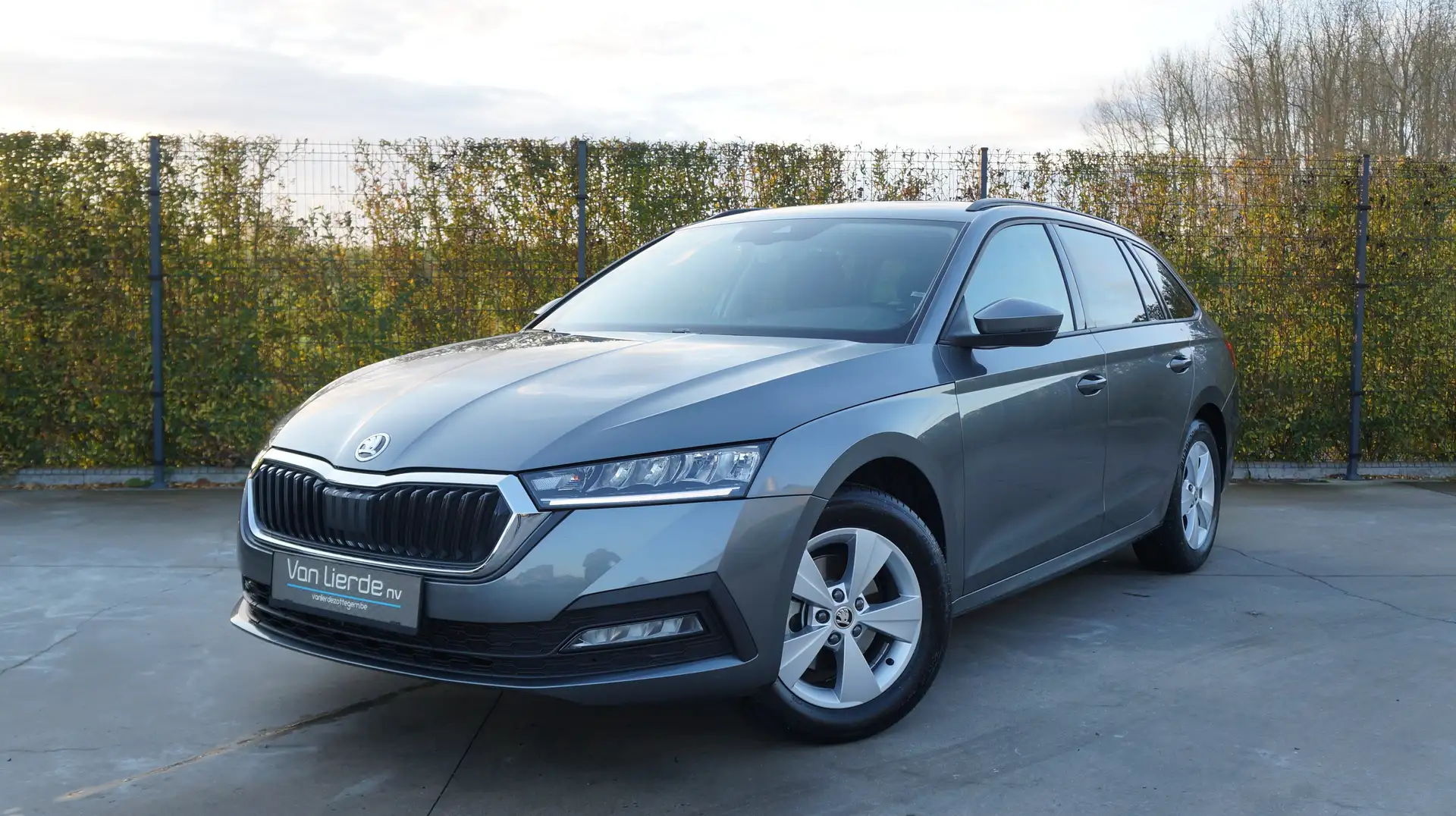 Skoda Octavia SW 1.5 TSI eTec MHE Ambition DSG Grijs - 1