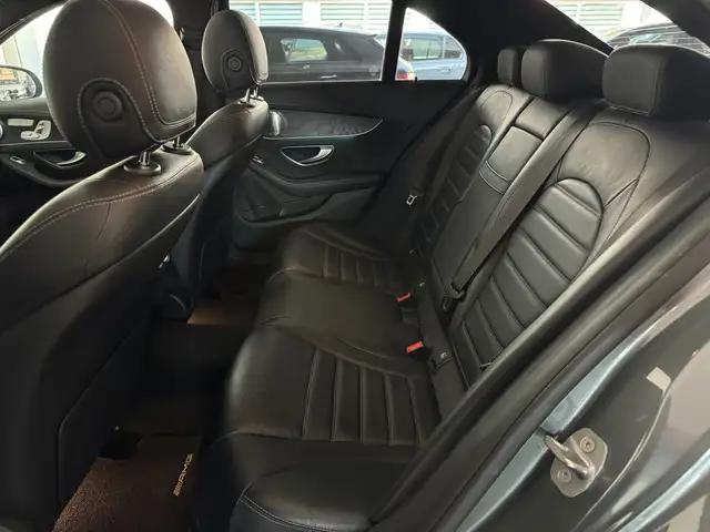 Mercedes-Benz C-Class view 23