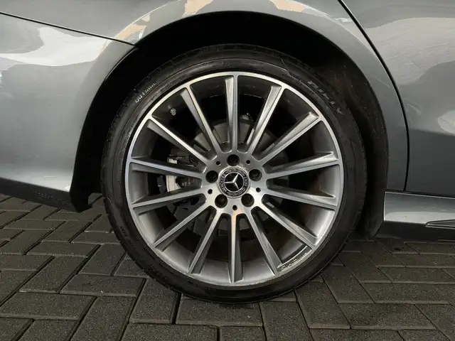 Mercedes-Benz C-Class view 27