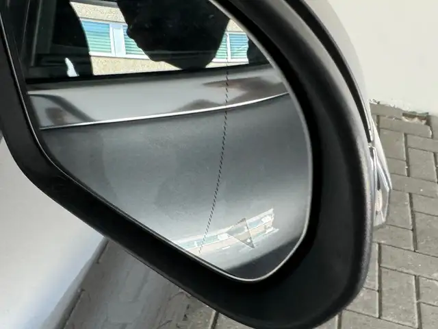 Mercedes-Benz C-Class view 24