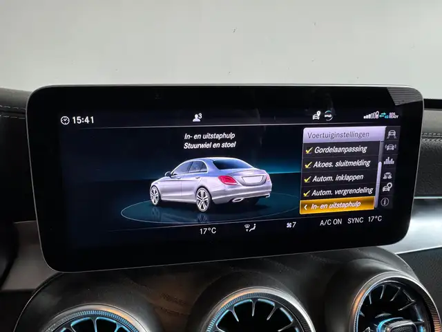 Mercedes-Benz C-Class view 29