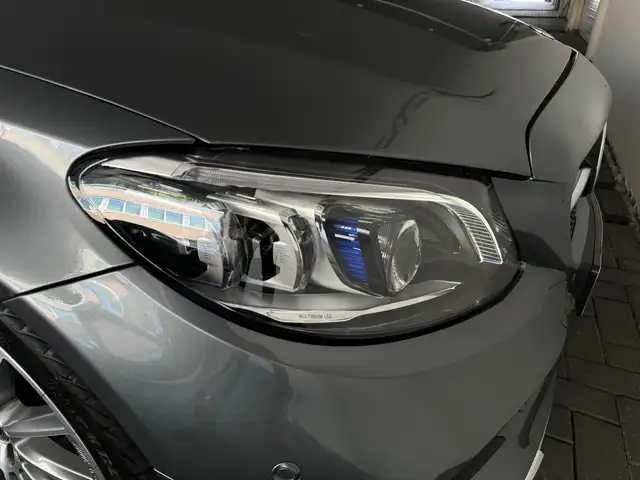 Mercedes-Benz C-Class view 26