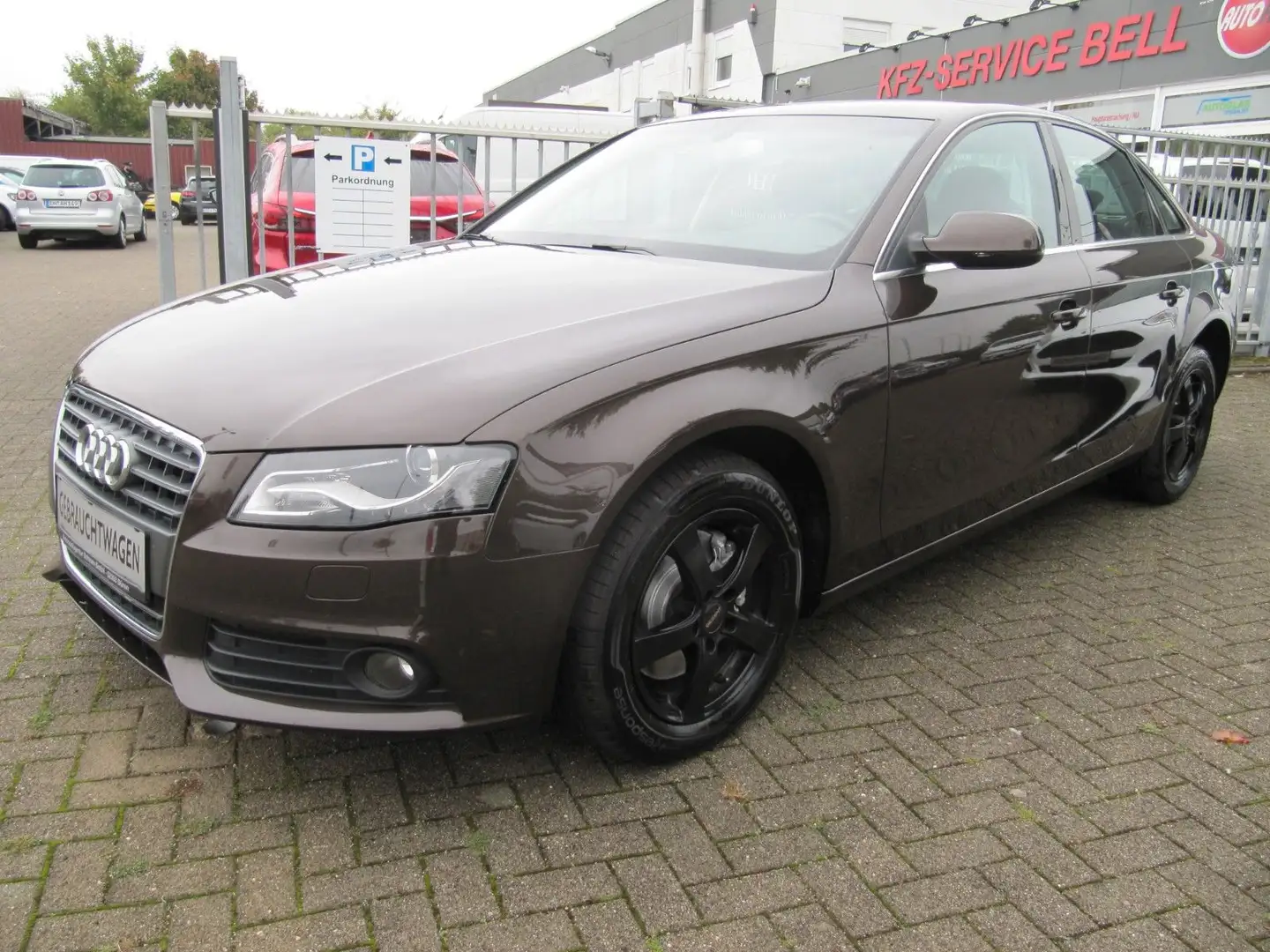 Audi A4 Lim. Attraction,Nav,PDC,Garantie Top !! Brun - 1
