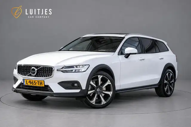 Volvo V60 Cross Country 2.0 250pk B5 AWD Pro Org.NL Panorama|360°|H/K|Memo