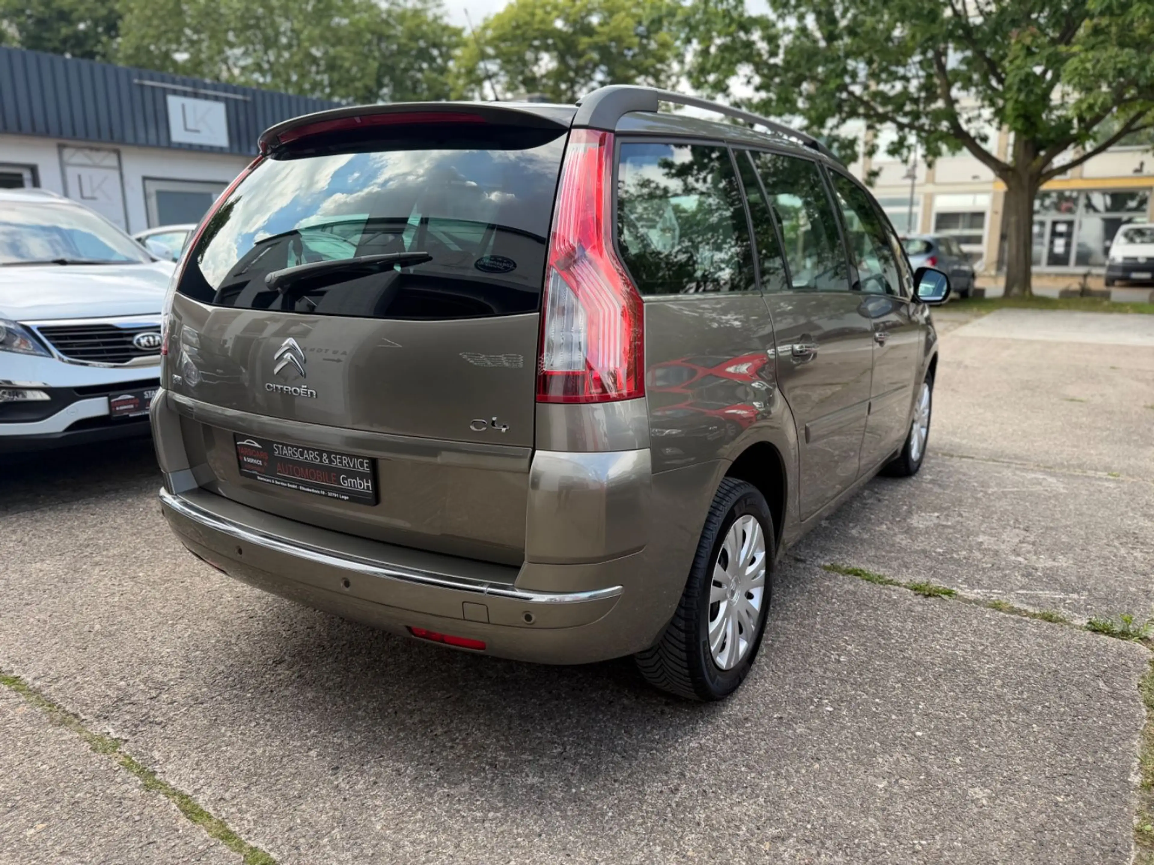 Citroen Grand C4 Picasso Grand-C4*PICASSO*SHZ*PDC*TEMPO*2.HAND*7-SITZER* — photo 7